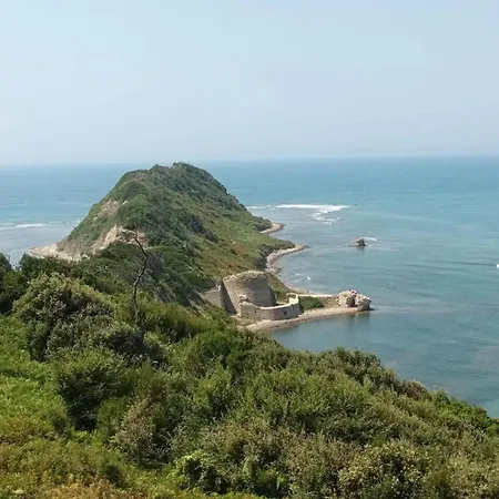 Lalez Bay
